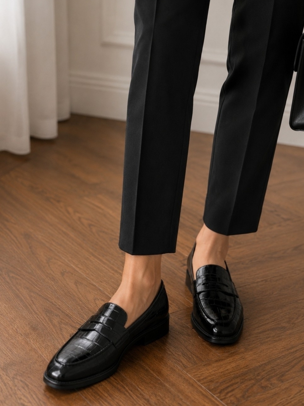 Vagabond Black Croc-Embossed Leather Penny Loafers for Women Size 41/ US 10-10.5